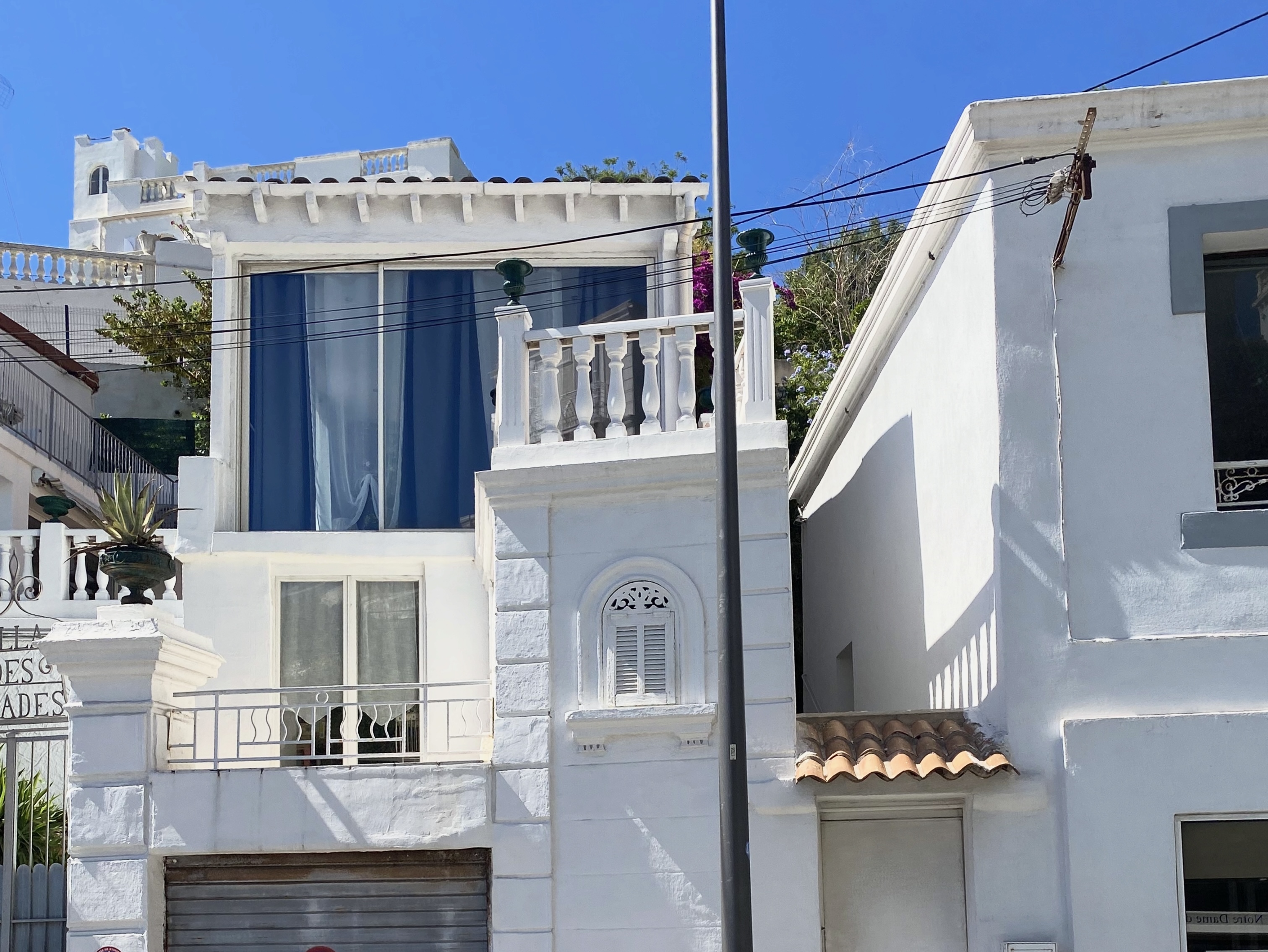 Blue house in Marseille